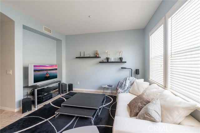 6267 Pacific Pointe Dr