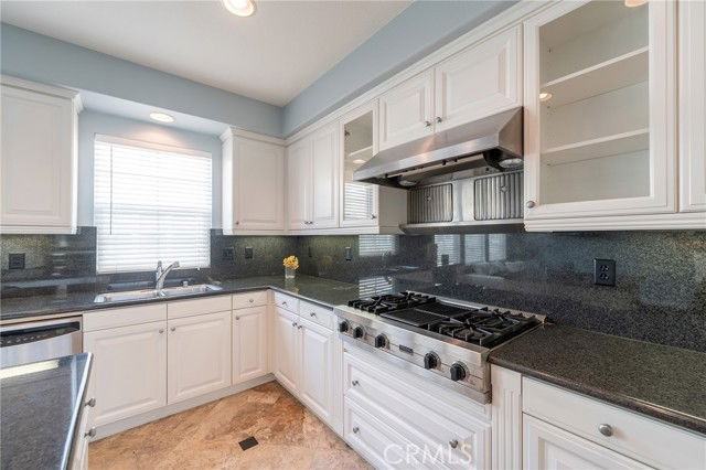 6267 Pacific Pointe Dr - Photo 3 of 8