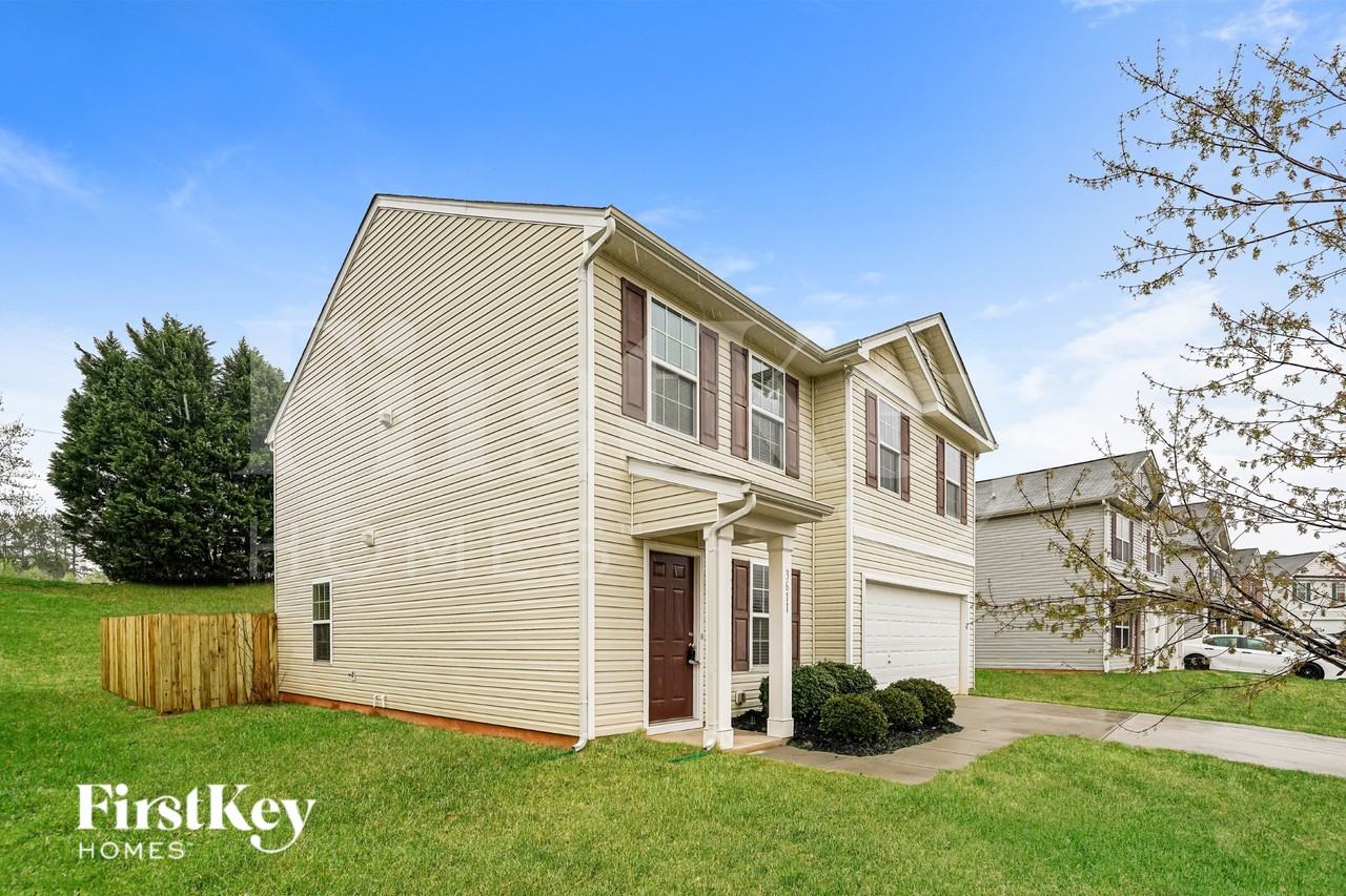 3611 Blue Spruce Ct - Photo 2 of 19