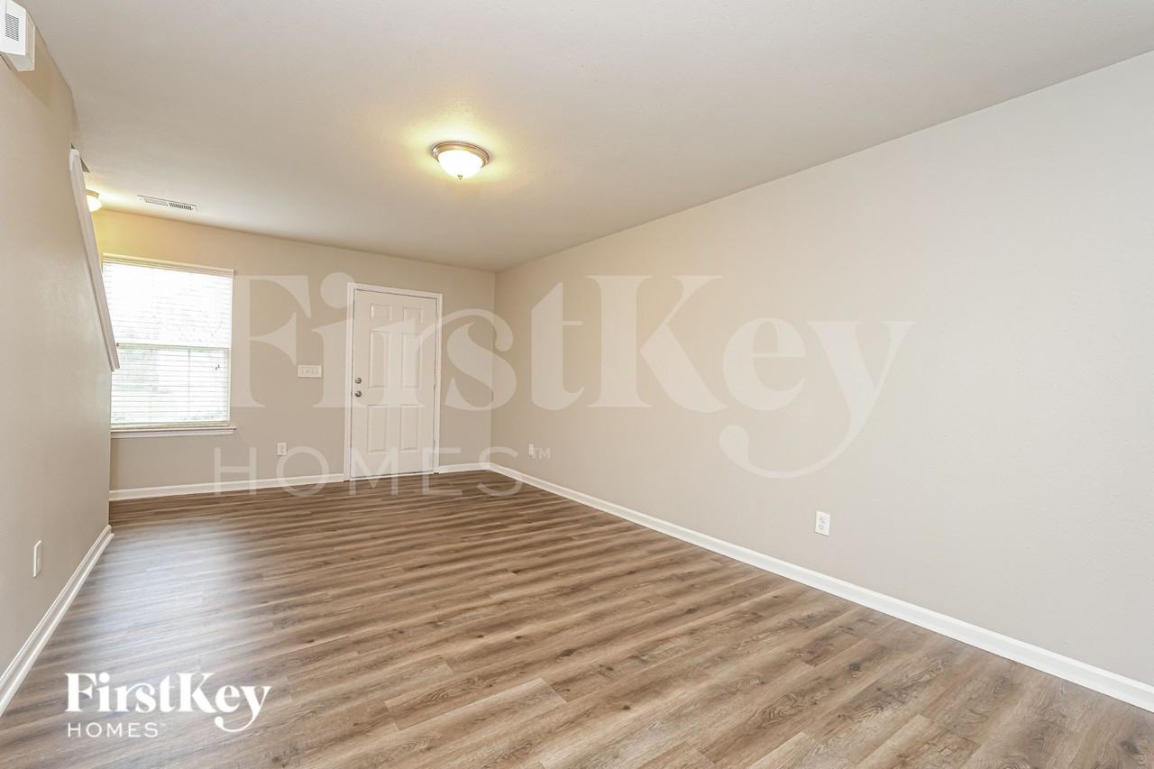 3611 Blue Spruce Ct - Photo 3 of 19