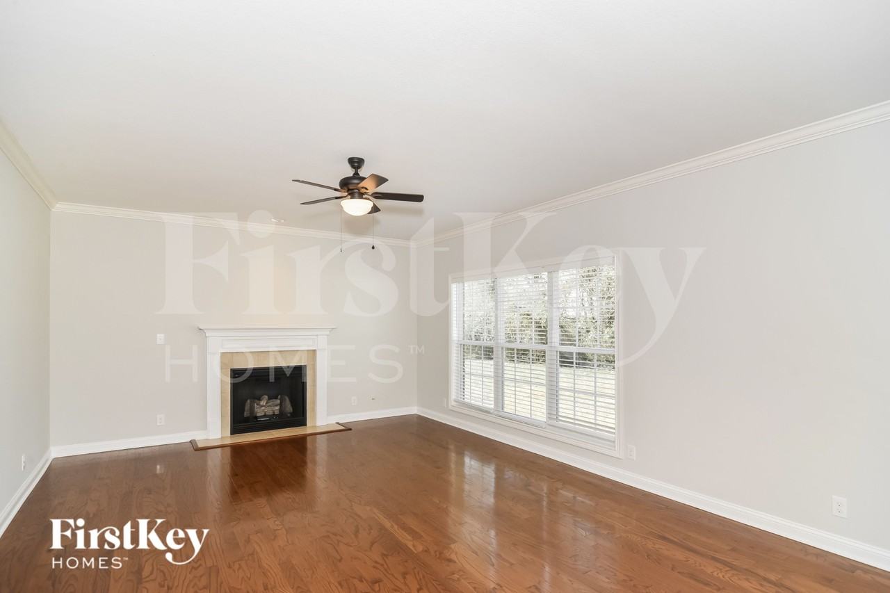 388 Abeline Dr - Photo 2 of 19