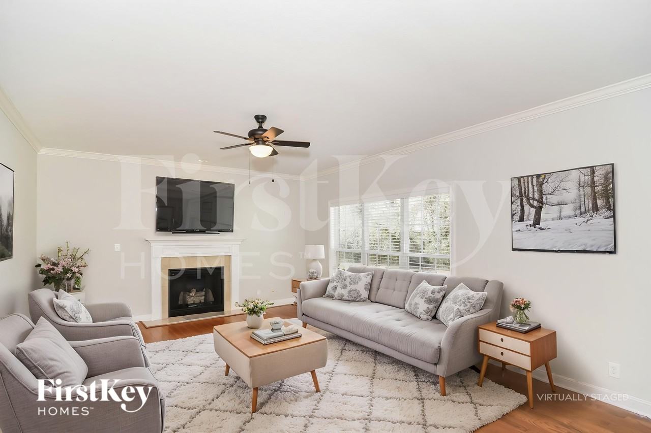 388 Abeline Dr - Photo 3 of 19