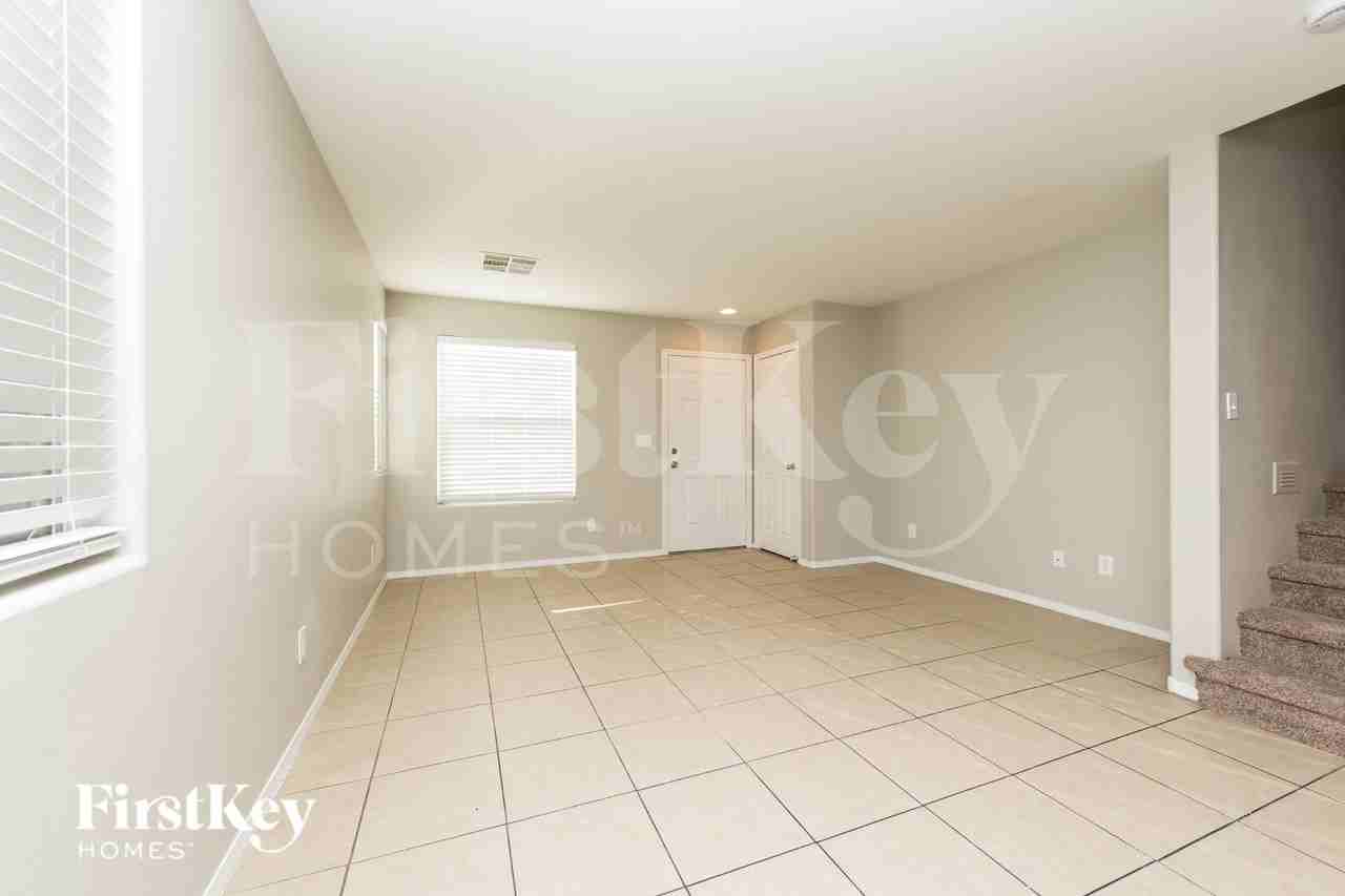 8301 Wildwood Glen Dr - Photo 2 of 19