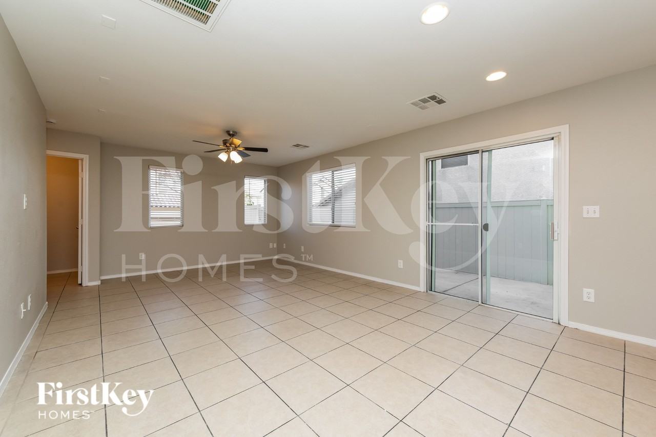 8301 Wildwood Glen Dr - Photo 3 of 19