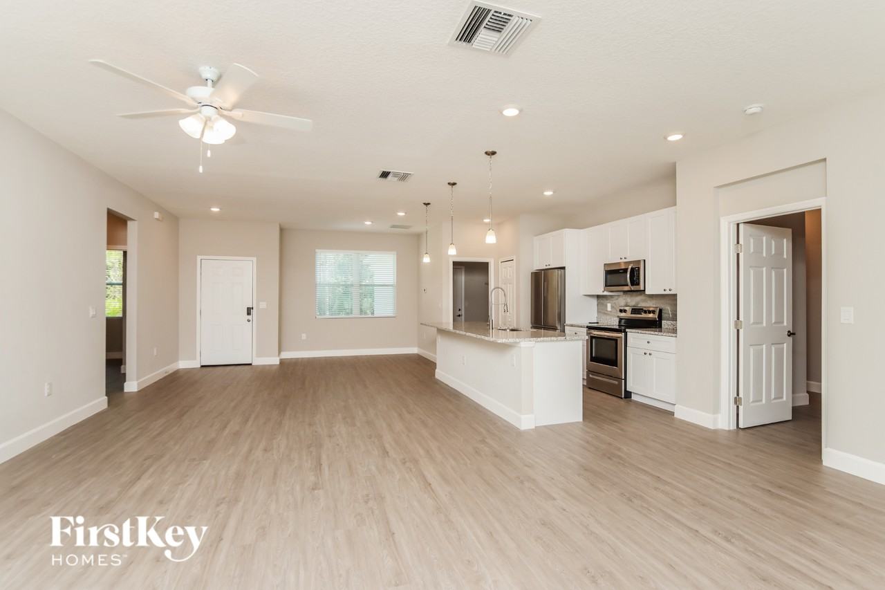 164 Todd St Se - Photo 3 of 16