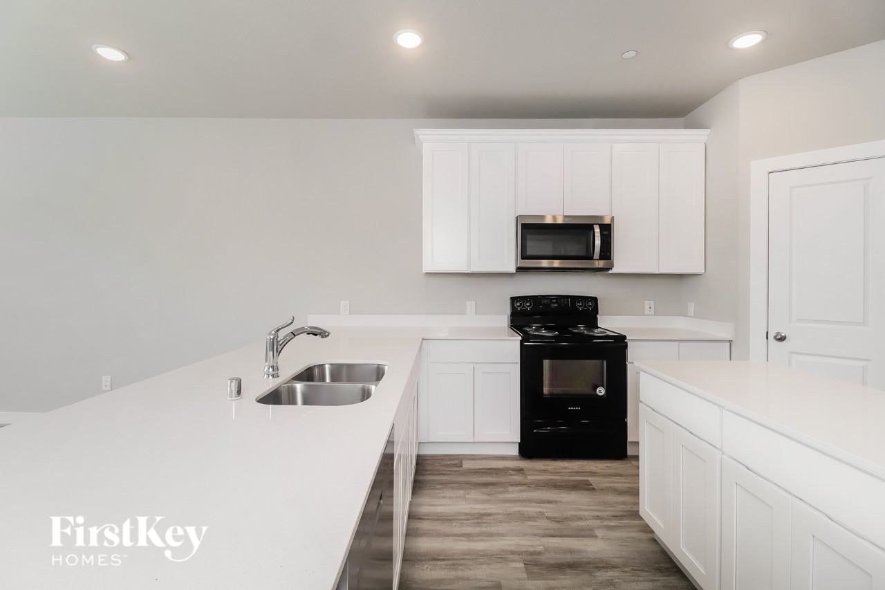 332 Niki Dr - Photo 6 of 15