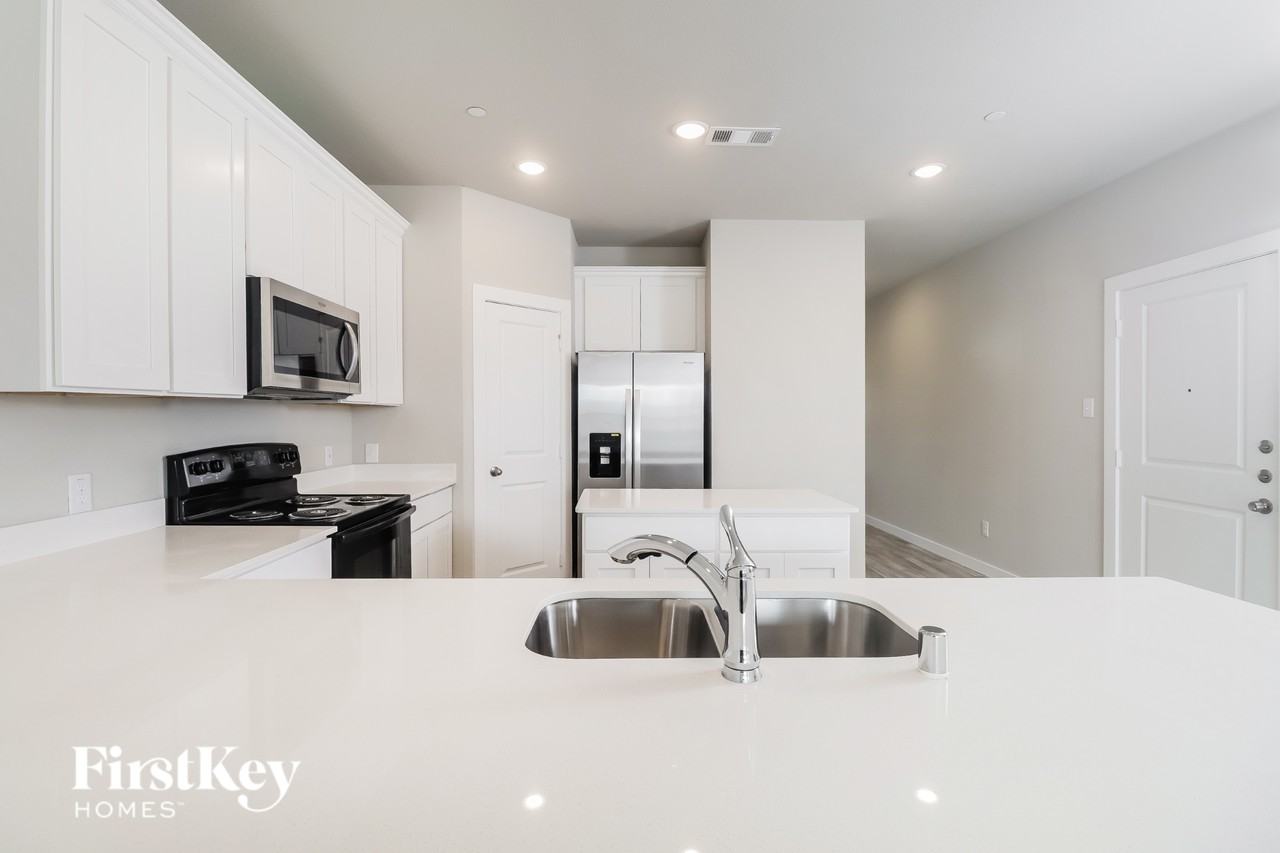 332 Niki Dr - Photo 7 of 15