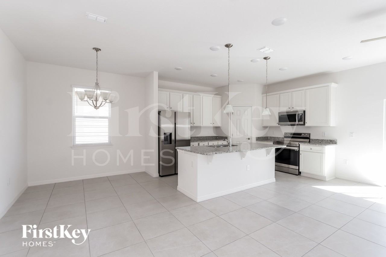 519 Crown Rose Dr - Photo 3 of 16