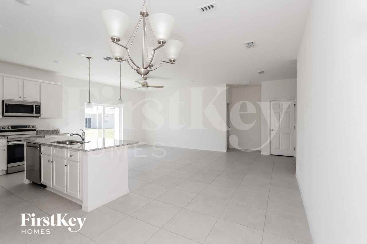 519 Crown Rose Dr - Photo 4 of 16