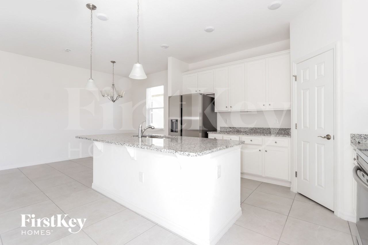 519 Crown Rose Dr - Photo 5 of 16