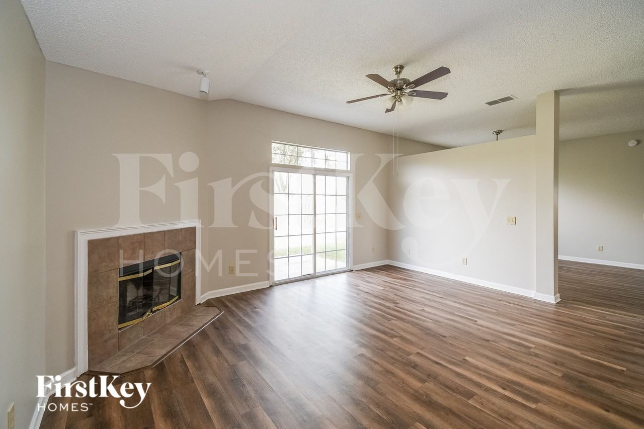 4333 Pebble Brook Dr - Photo 3 of 15