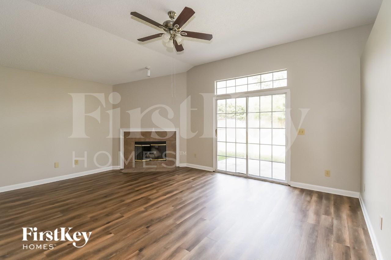 4333 Pebble Brook Dr - Photo 4 of 15