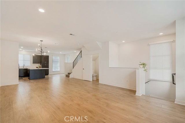 2700 E Chaucer St #14 - Photo 5 of 8