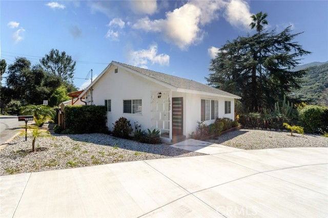 3960 Mayfield Ave - Photo 3 of 8