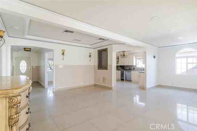 2138 N Frederic St - Photo 6 of 8