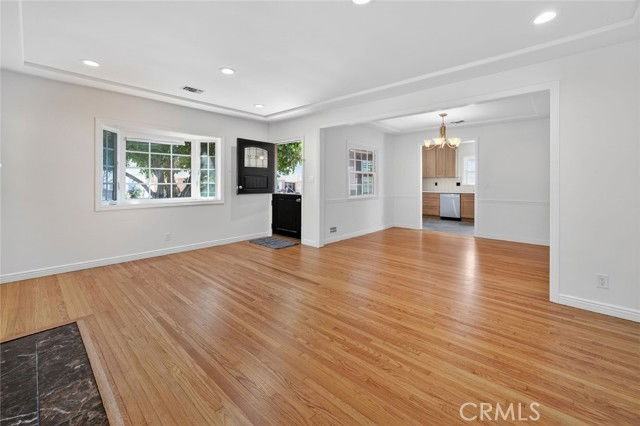 1641 N Catalina St - Photo 2 of 8