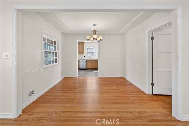 1641 N Catalina St - Photo 3 of 8