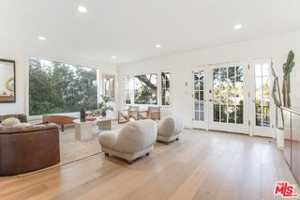 featured image of 1411 Wellesley Dr