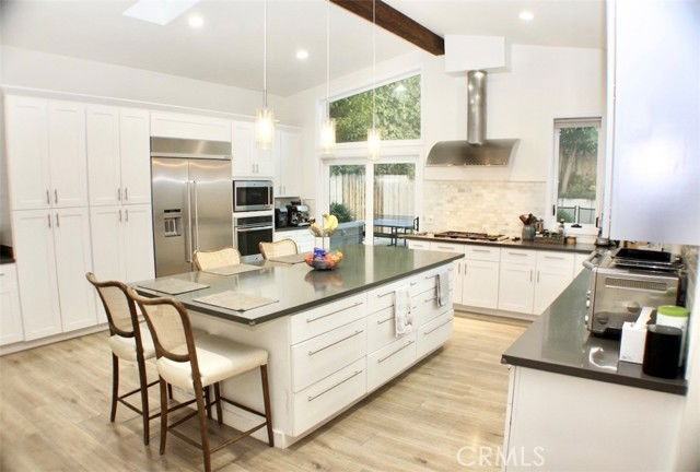 4820 Abbeyville Ave - Photo 2 of 8