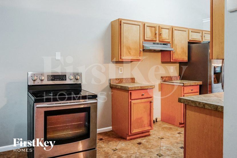 8439 Browns Mill Trce - Photo 5 of 15