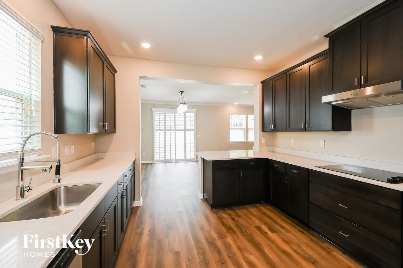 422 Hepburn Rd - Photo 7 of 15