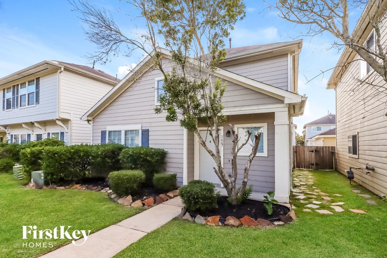 1667 Nichole Woods Dr - Photo 2 of 15