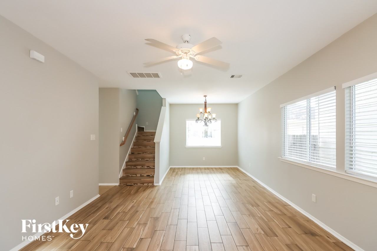 1667 Nichole Woods Dr - Photo 4 of 15