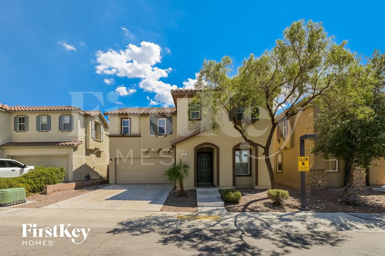 987 Eureka Dunes Ave - Photo 2 of 15