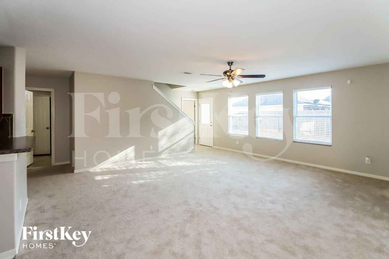 5039 Lamppost Hill Ct - Photo 4 of 19