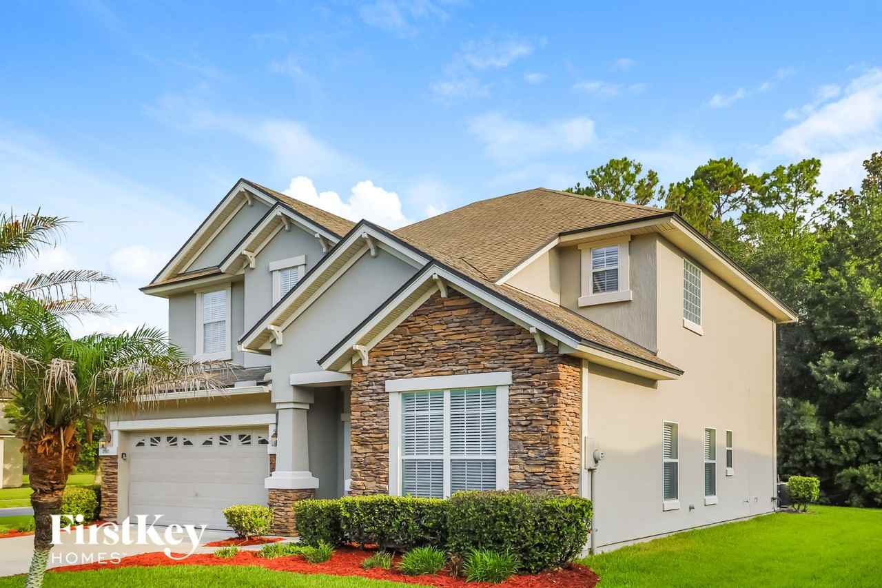 2060 Heritage Oaks Ct - Photo 2 of 15