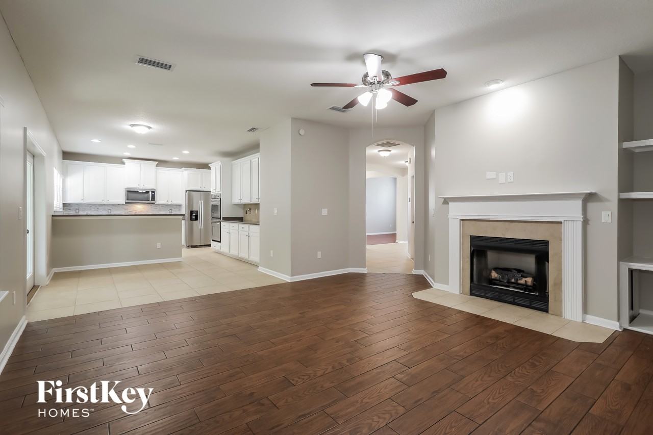 2060 Heritage Oaks Ct - Photo 5 of 15