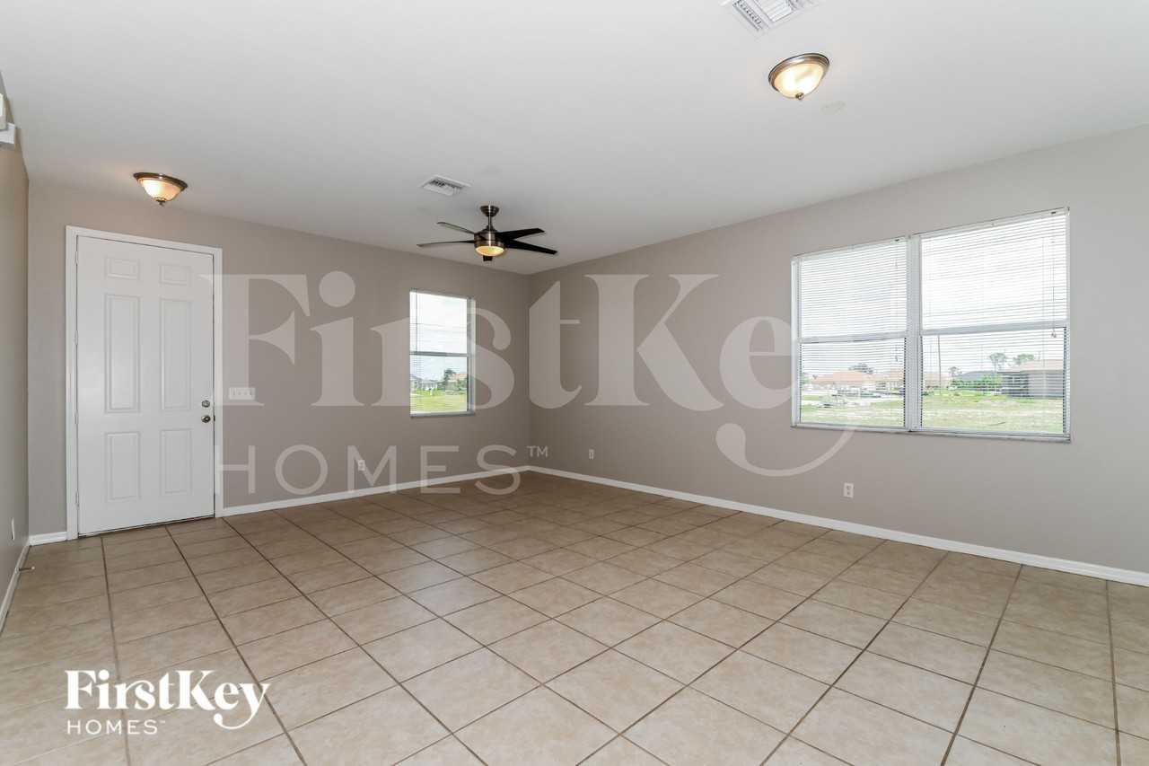 1325 Nw 20th Ct - Photo 2 of 19