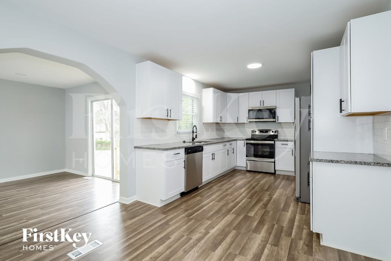 2816 Scarlet Cir - Photo 6 of 15