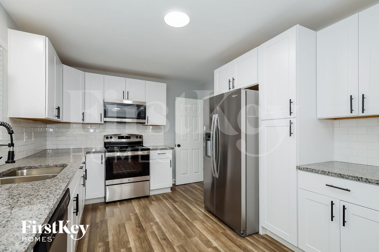 2816 Scarlet Cir - Photo 7 of 15