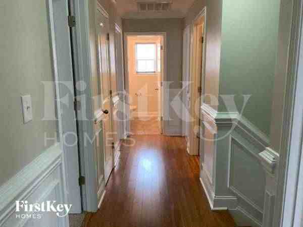 5608 Falkland Dr - Photo 2 of 10