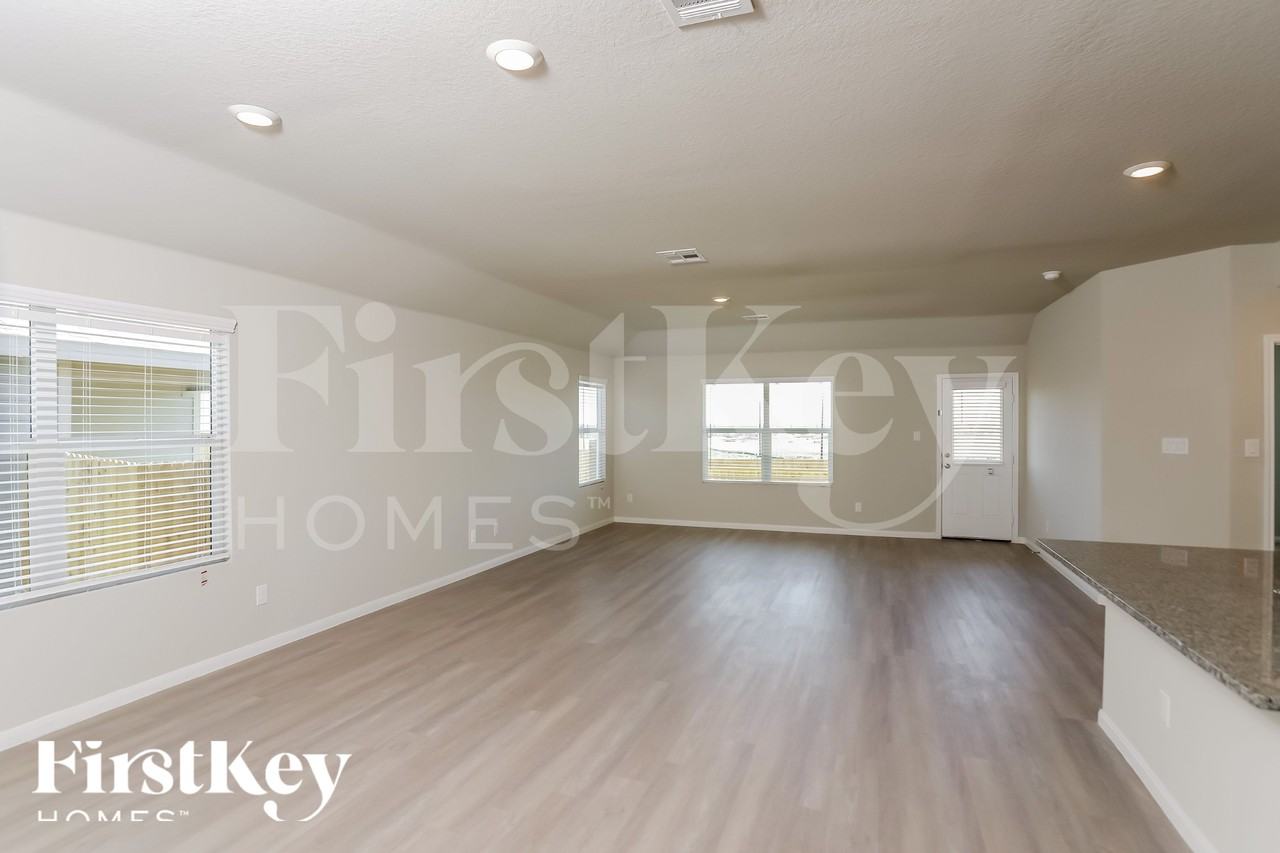 6775 Hatchery Way - Photo 3 of 18