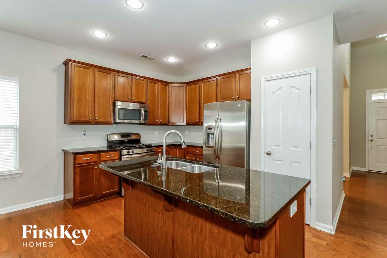 3012 Canopy Dr - Photo 5 of 15