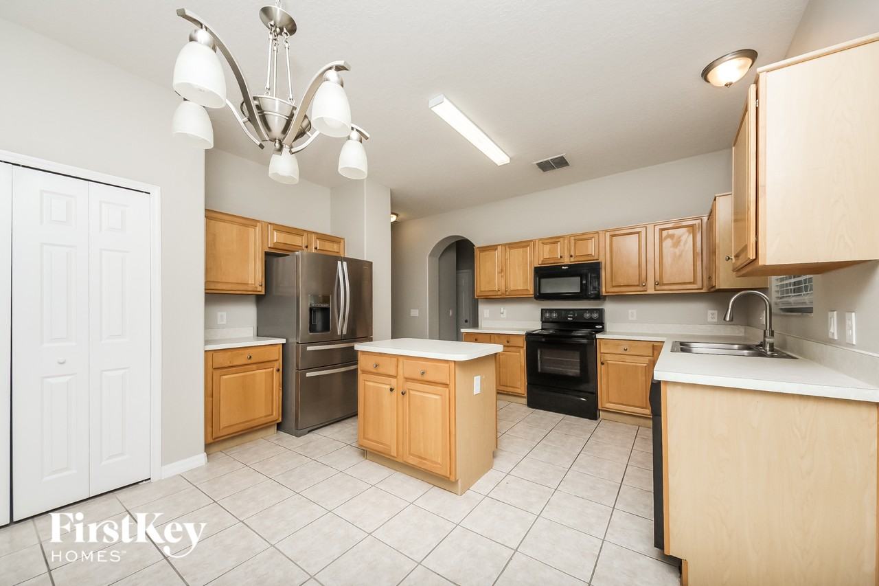 1506 Nestlewood Trl - Photo 3 of 12