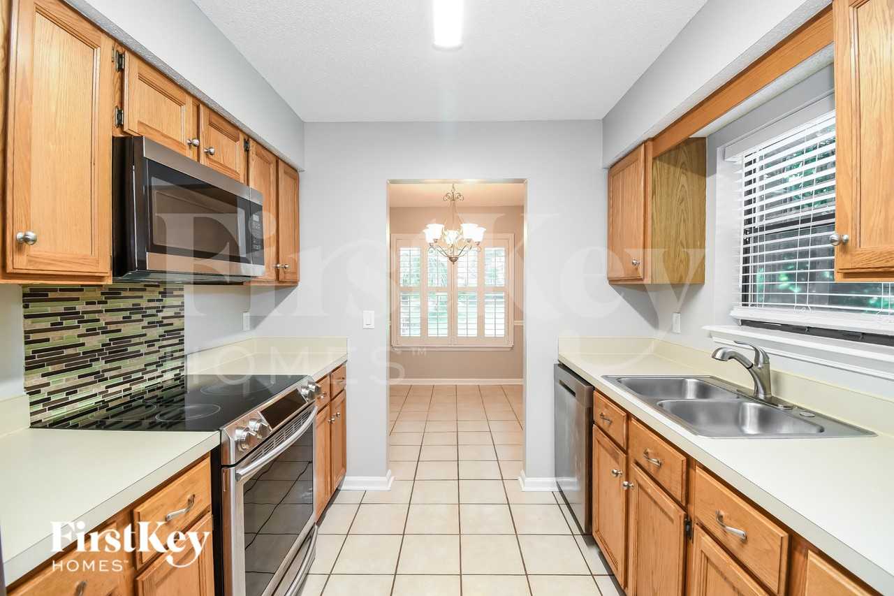 1332 Lamboll Ave - Photo 7 of 19