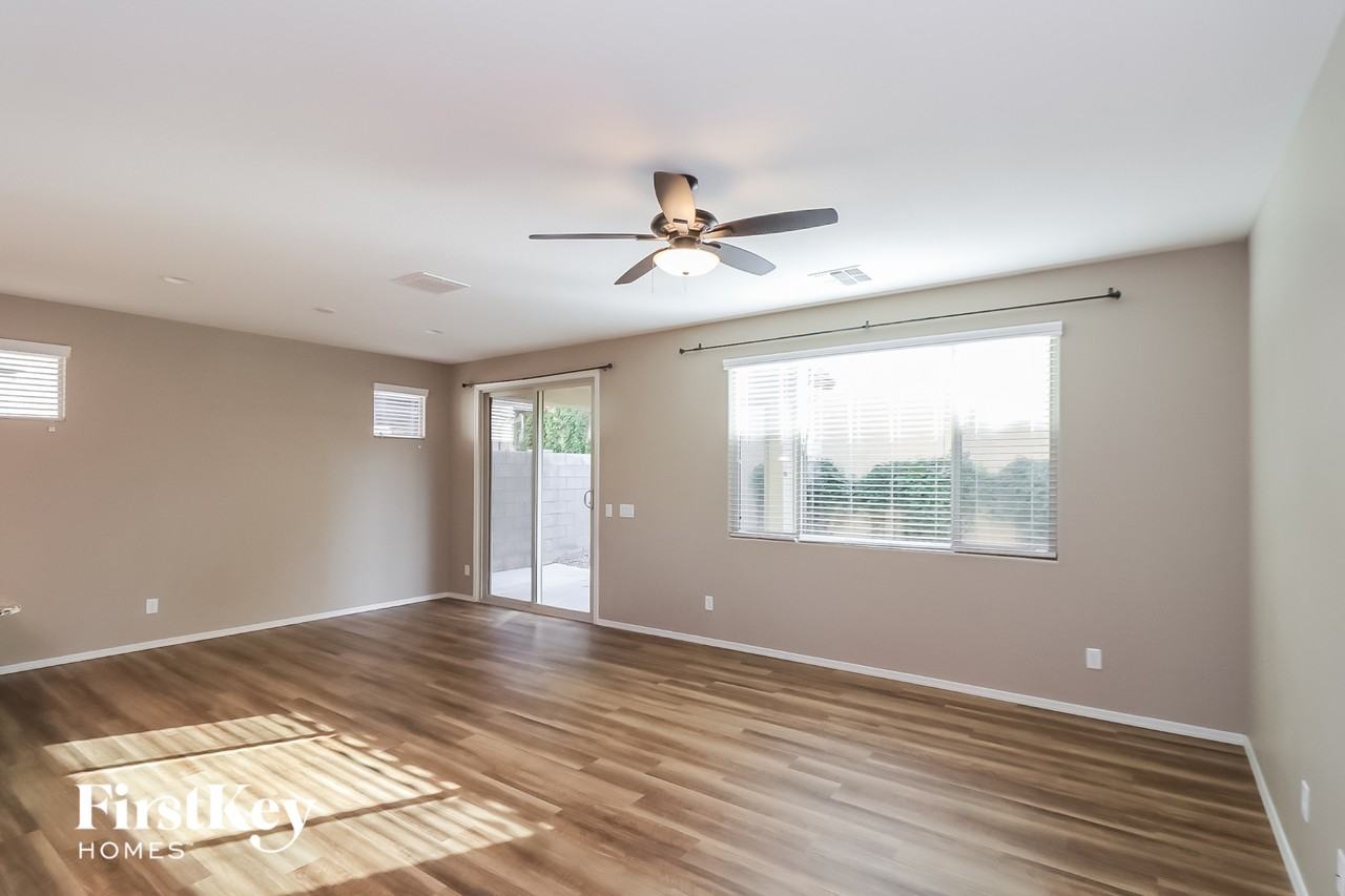 5115 E Greenway St - Photo 3 of 15