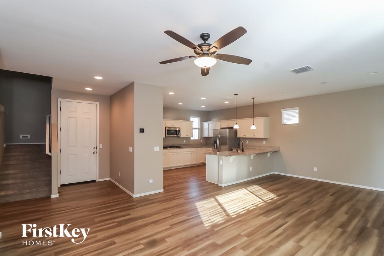 5115 E Greenway St - Photo 4 of 15