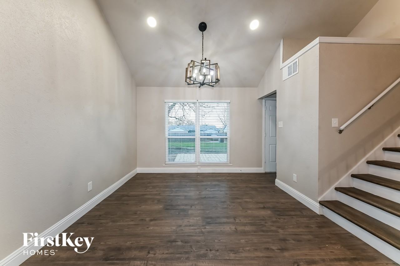 2023 Godiva St - Photo 6 of 15