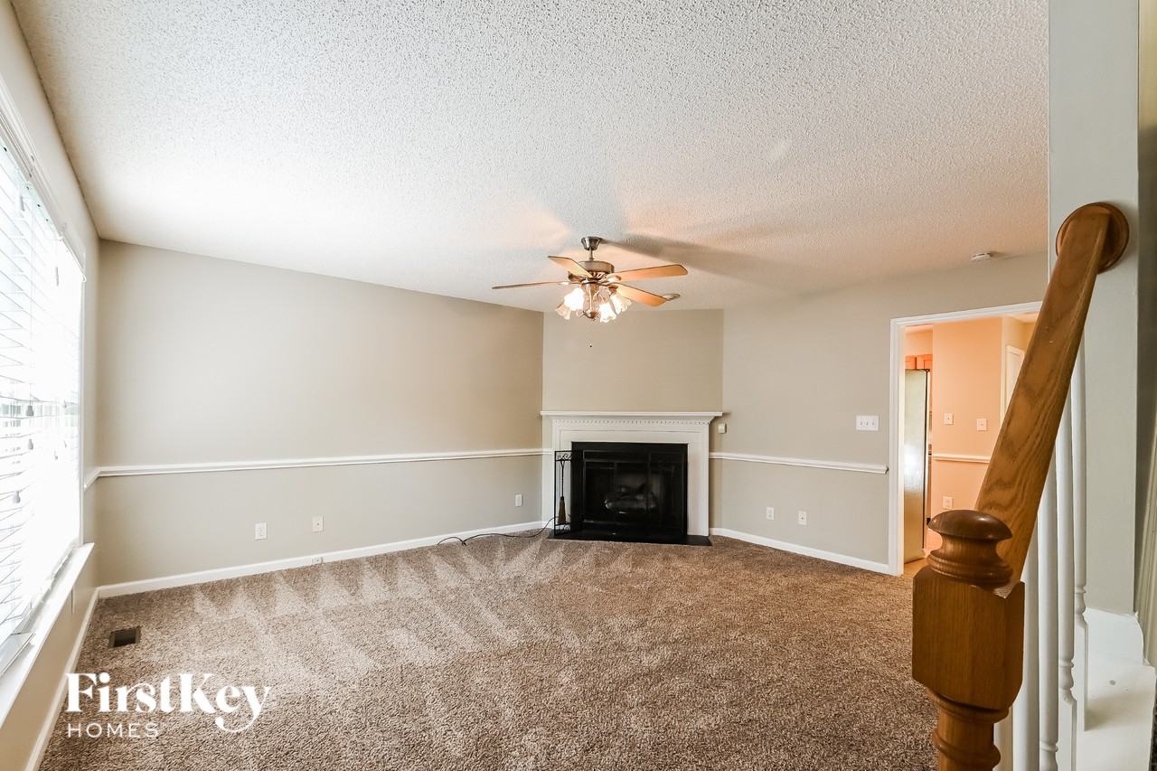 8900 Juaquin Ln - Photo 3 of 15