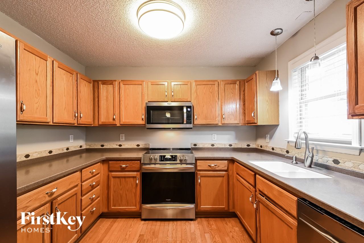 8900 Juaquin Ln - Photo 5 of 15