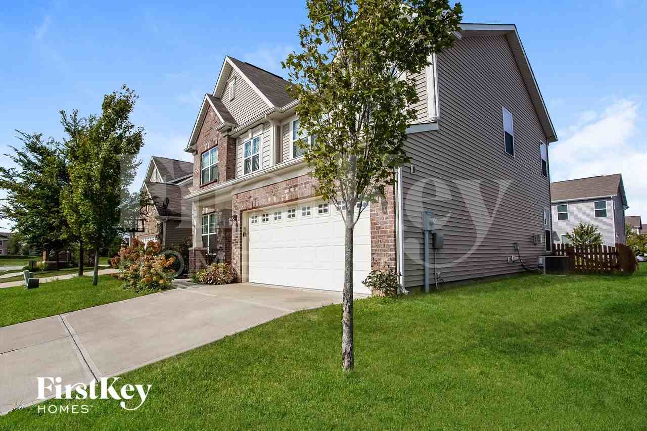 10576 Glenwyck Pl - Photo 2 of 15