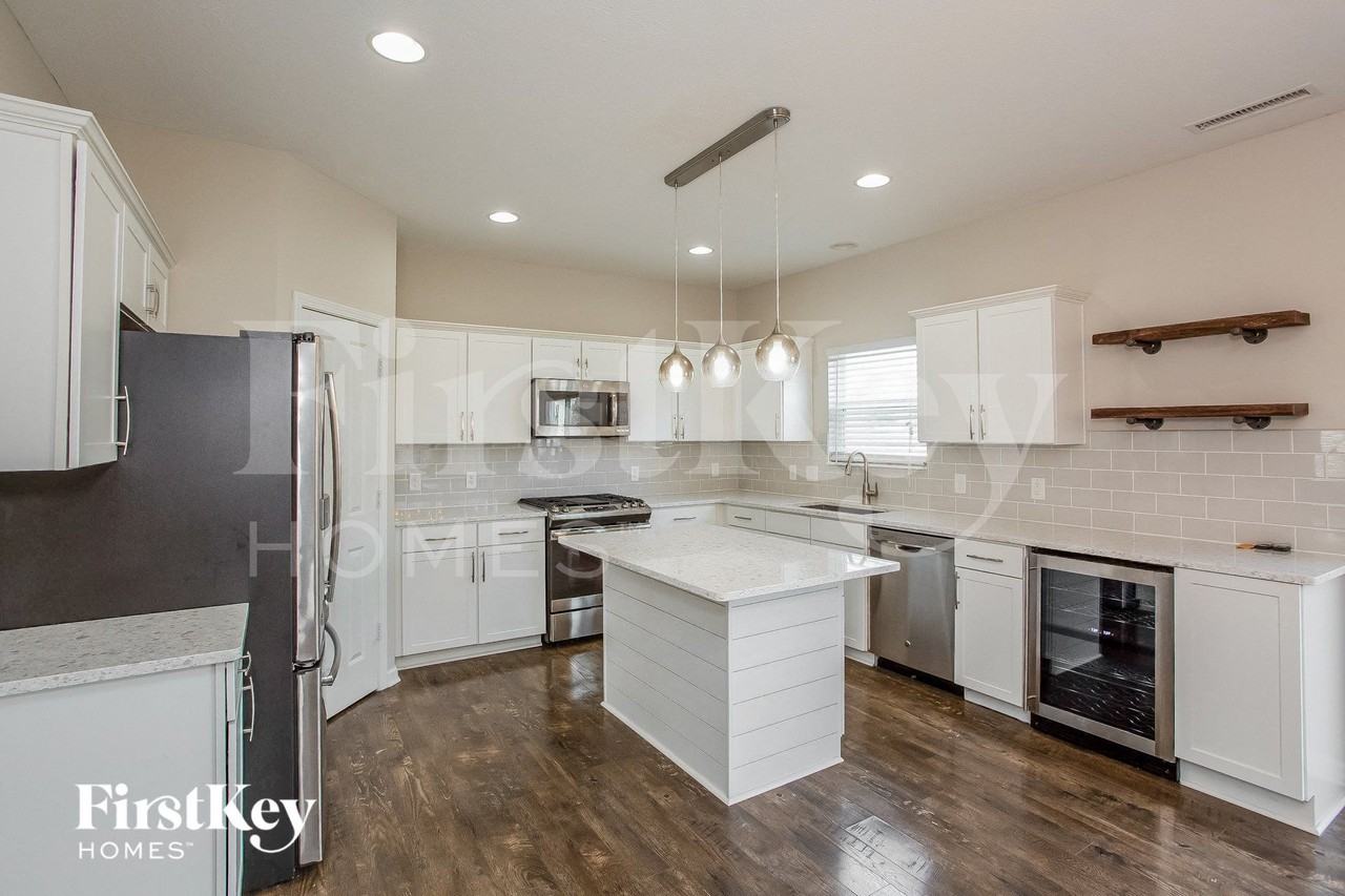 10576 Glenwyck Pl - Photo 5 of 15