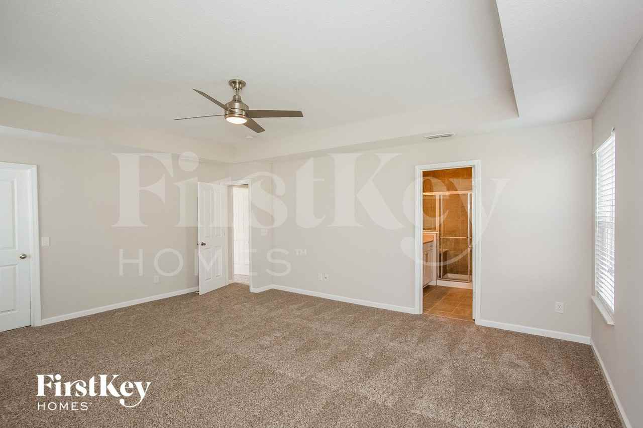10576 Glenwyck Pl - Photo 6 of 15