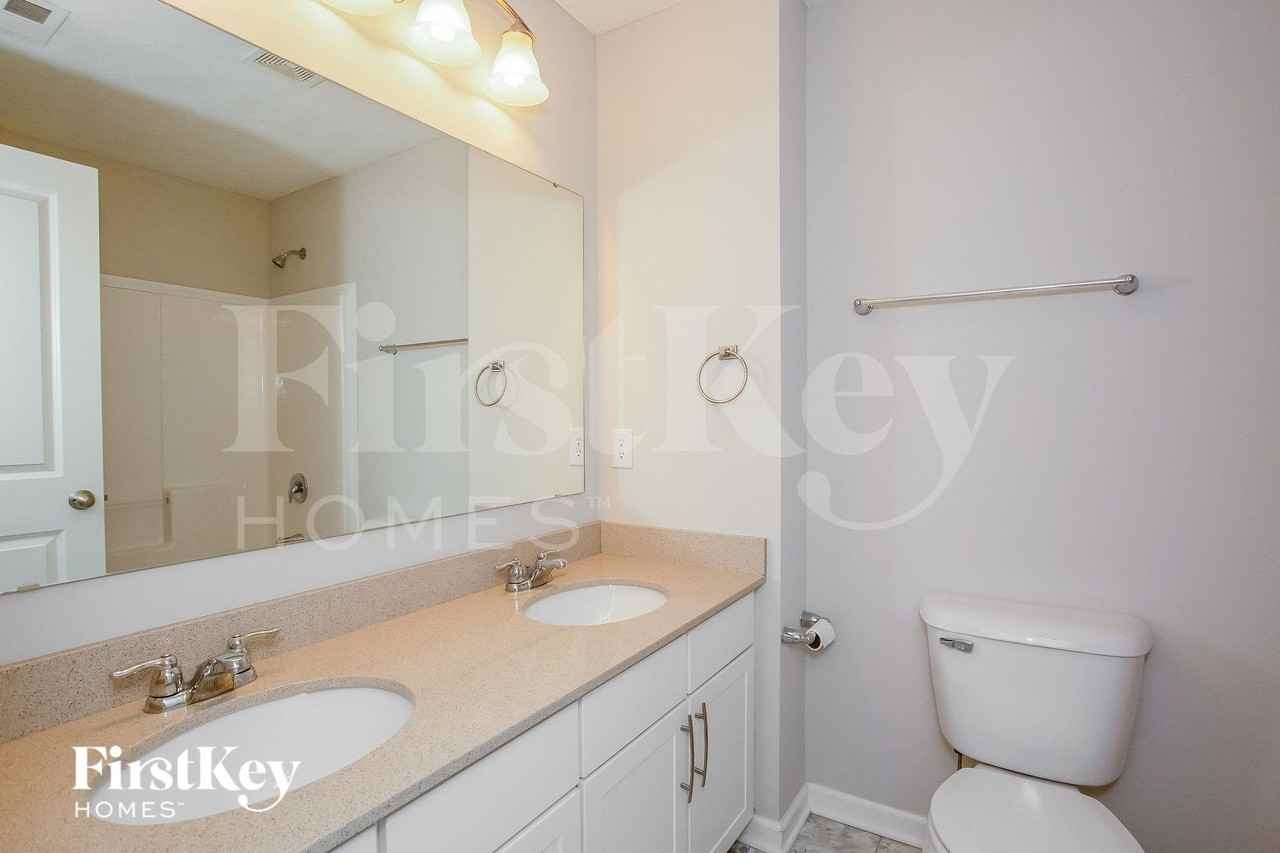 10576 Glenwyck Pl - Photo 7 of 15