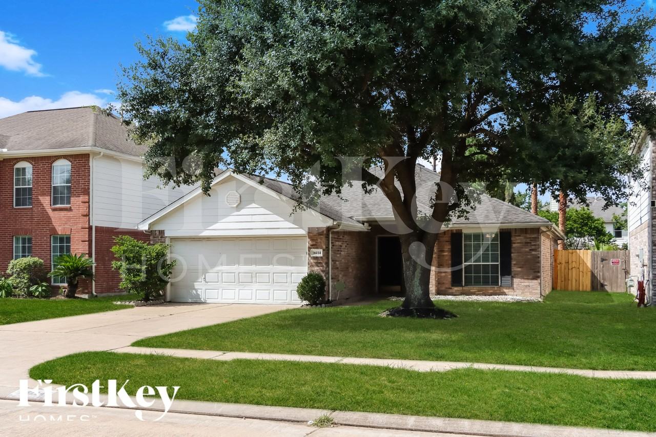 16114 Speyburn Ct - Photo 2 of 18