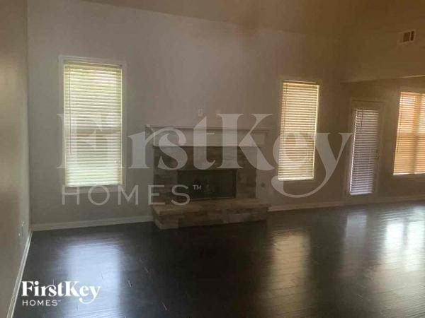 1045 Ruddy Duck Dr - Photo 2 of 11